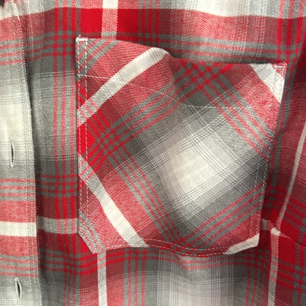 Eddie Bauer Women’s Button Down shirt. - Picture 4 of 4